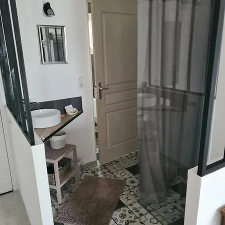 Le Petit Chene بيت ضيافة 3*